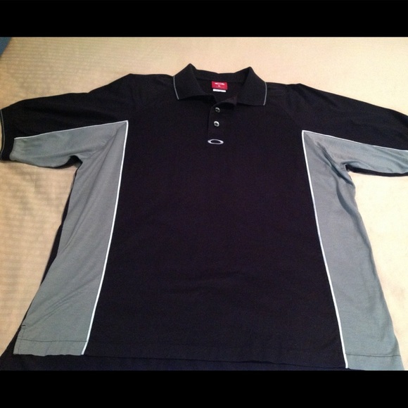 Oakley Other - Oakley black/gray shirt